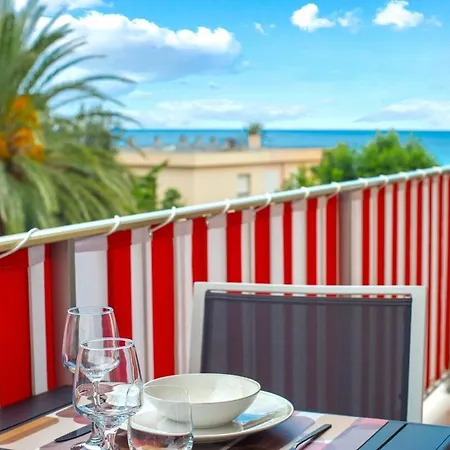Lägenhet Joli Bien Equipe Avec Piscine Et Parking Roquebrune-Cap-Martin