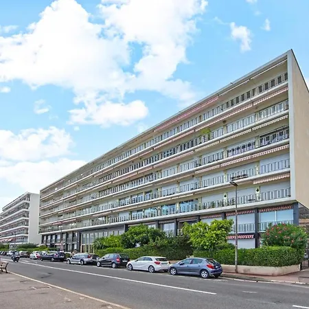 Lägenhet Joli Bien Equipe Avec Piscine Et Parking