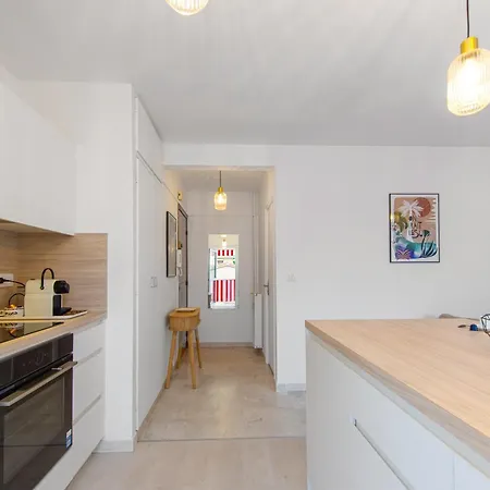 Joli Bien équipé Avec Piscine Et Parking Roccabruna
