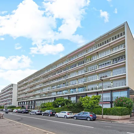 Apartment Joli Bien Equipe Avec Piscine Et Parking *